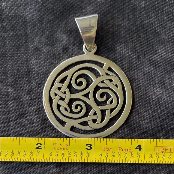Silpada Silver Celtic Knot Pendant - Picture 2 of 2